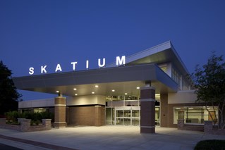Skatium-exterior-night