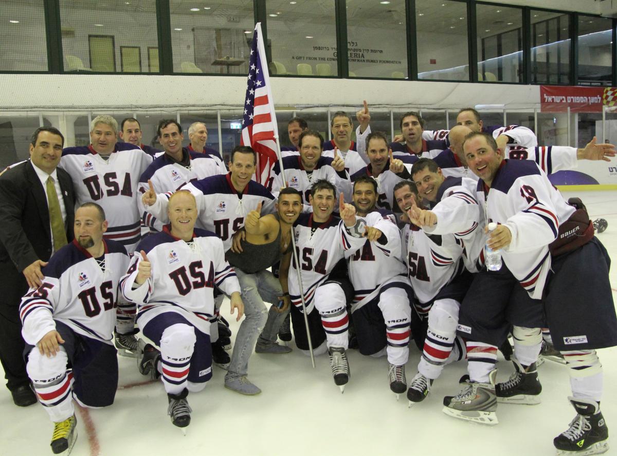 1980 USA Olympic Gold Medal Hockey Team Schmidt Beer G Heileman